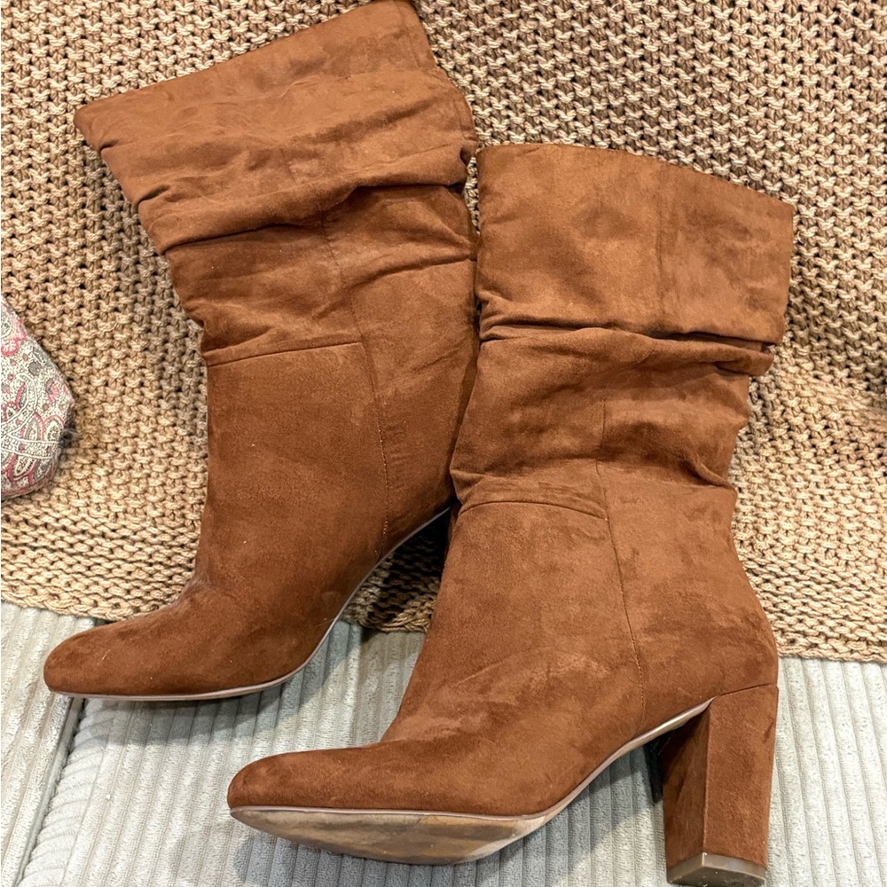 Banana Republic Womens 7.5 Vegan Suede Boho Cognac Brown Slouchy Mid Shaft Boots